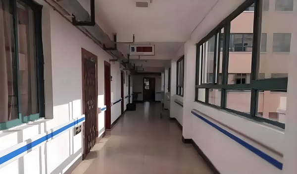 这版超人如何应对特朗普的时代